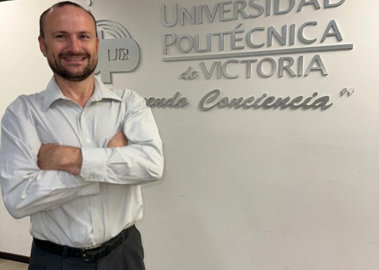 Suma docentes la UPV al Sistema Nacional de Investigadoras e Investigadores