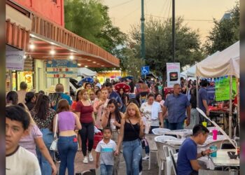 Viven familias de NLD fiesta en el Centro Histórico con ‘Guerrereada’ 2025