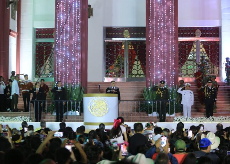 Da Américo Villarreal el Grito de Independencia, al lado de miles de familias tamaulipecas