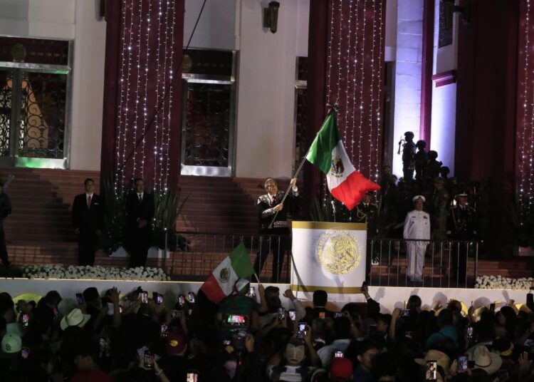 Da Américo Villarreal el Grito de Independencia, al lado de miles de familias tamaulipecas