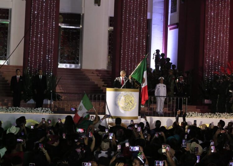 Da Américo Villarreal el Grito de Independencia, al lado de miles de familias tamaulipecas