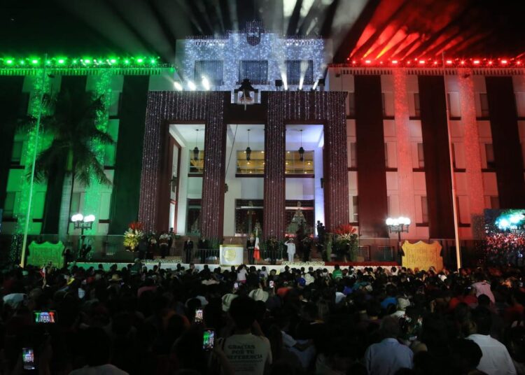 Da Américo Villarreal el Grito de Independencia, al lado de miles de familias tamaulipecas