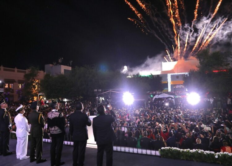 Da Américo Villarreal el Grito de Independencia, al lado de miles de familias tamaulipecas