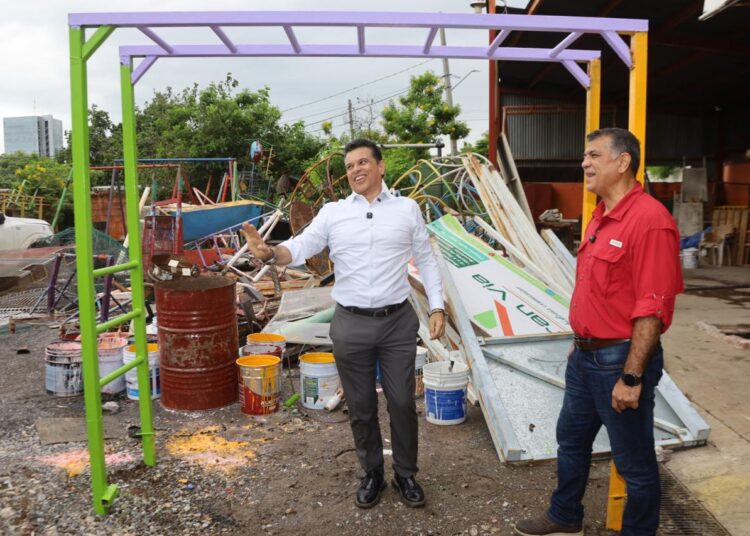 Reconoce Lalo Gattás labor de servicios públicos