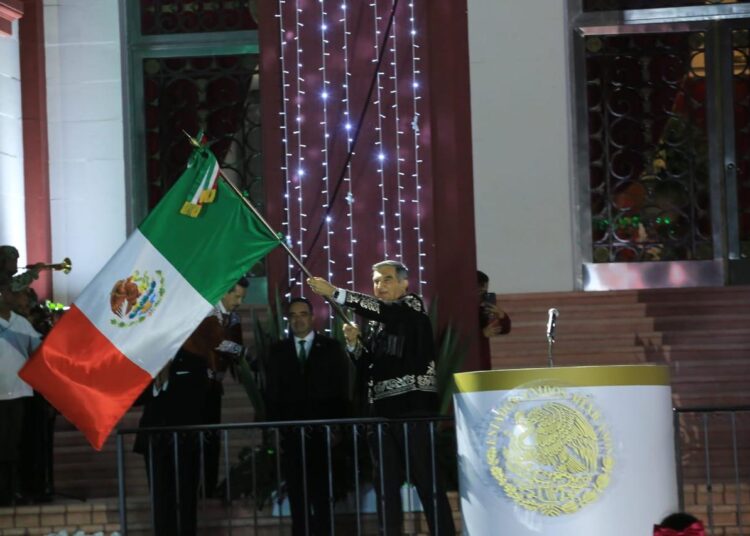 Da Américo Villarreal el Grito de Independencia, al lado de miles de familias tamaulipecas