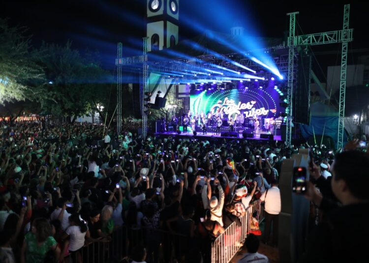 Da Américo Villarreal el Grito de Independencia, al lado de miles de familias tamaulipecas