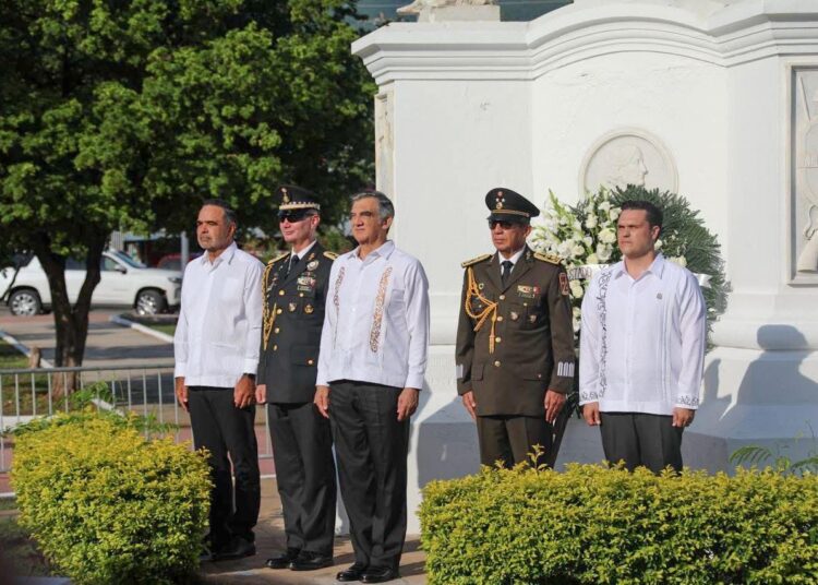 Acompaña Humberto Prieto al gobernador Américo Villarreal en el aniversario de la independencia de México