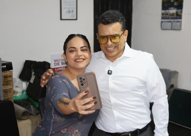 Reconoce Lalo Gattás labor de servicios públicos