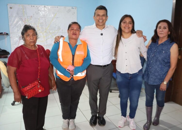 Reconoce Lalo Gattás labor de servicios públicos