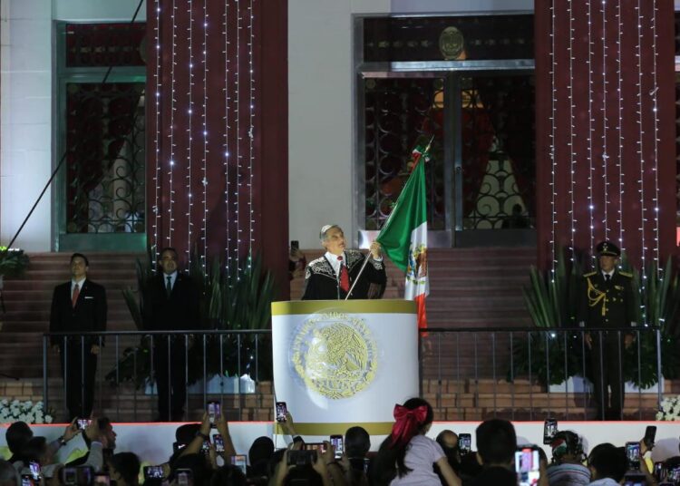 Da Américo Villarreal el Grito de Independencia, al lado de miles de familias tamaulipecas