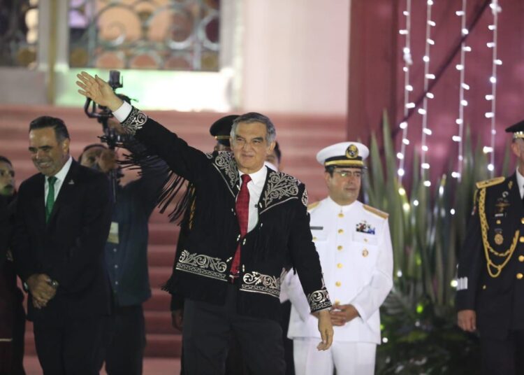 Da Américo Villarreal el Grito de Independencia, al lado de miles de familias tamaulipecas