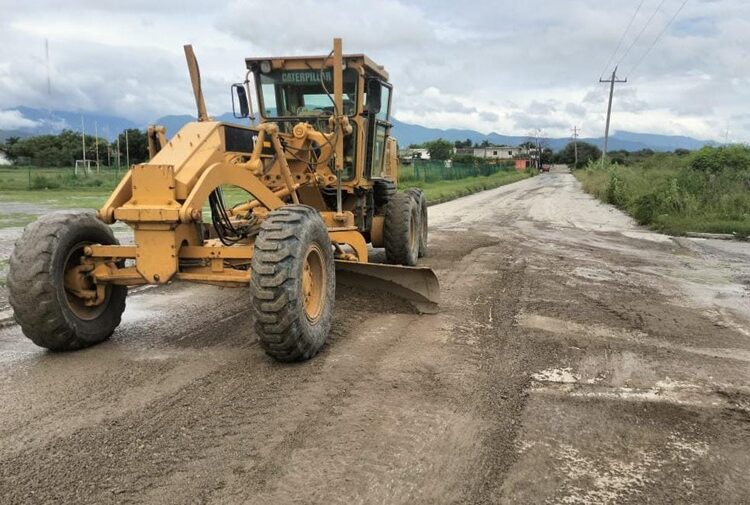 Acelera Municipio rehabilitación de asfalto dañado por lluvias