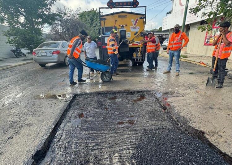 Acelera Municipio rehabilitación de asfalto dañado por lluvias