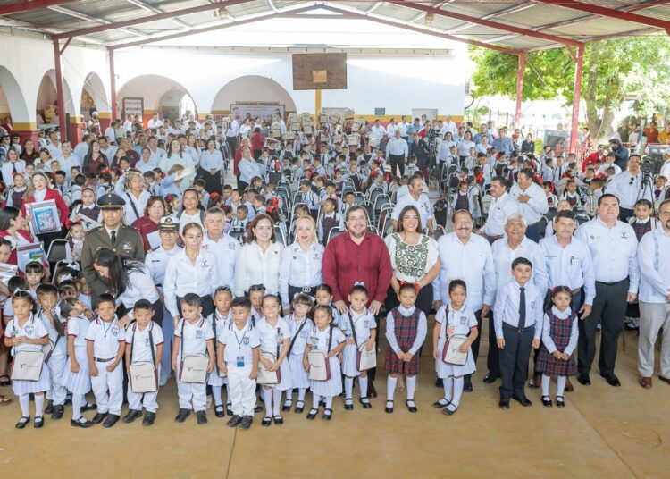 Arranca ciclo escolar 2025-2026 en Tamaulipas con entrega de útiles, uniformes y libros de texto