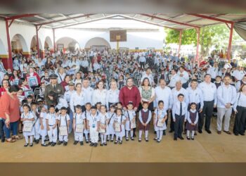 Arranca ciclo escolar 2025-2026 en Tamaulipas con entrega de útiles, uniformes y libros de texto