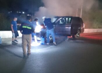 Auxilia Tránsito de Victoria a conductores