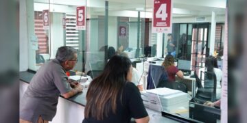 Avanza entrega de pólizas de seguro a contribuyentes cumplidos en NLD