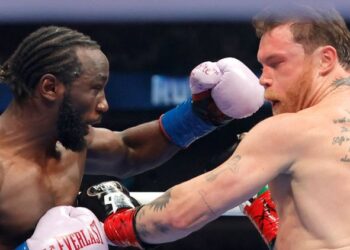 «Canelo» Álvarez es derrotado por Terence Crawford