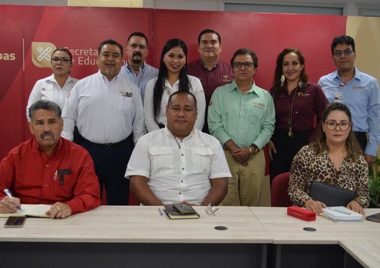 Capacitan a personal de la SET sobre atención en procesos médicos de trabajadores educativos