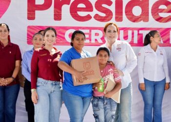 Ciudadanía recibe atención Carmen Lilia con “Presidencia Cerquita de Ti” en Los Encinos
