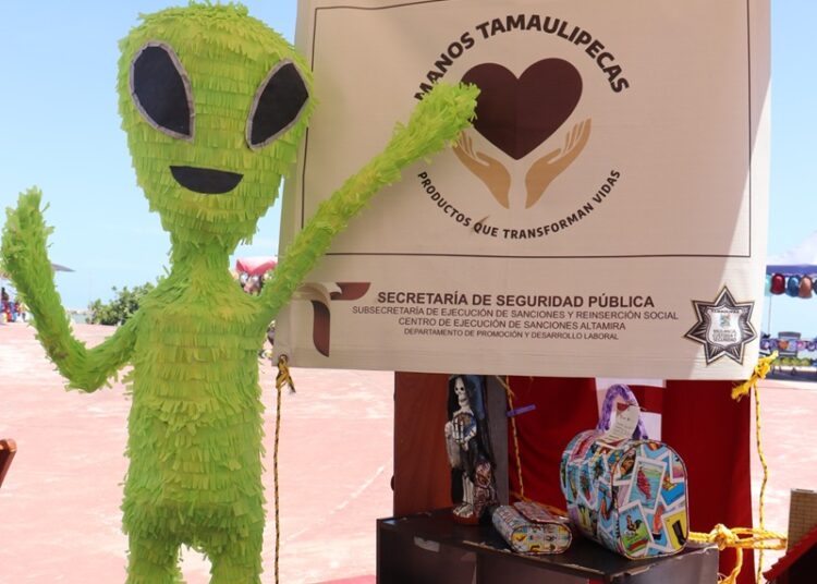 Concluye con éxito exposición y venta de artesanías ‘OVNI-CEDES’