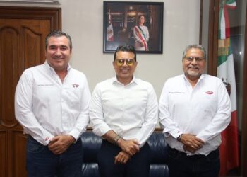 Constructores reconocen trabajo de transformación de Lalo Gattás en Victoria