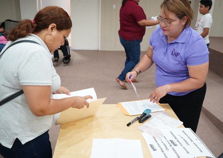 Convocan en NLD a estudiantes con discapacidad a solicitar beca educativa