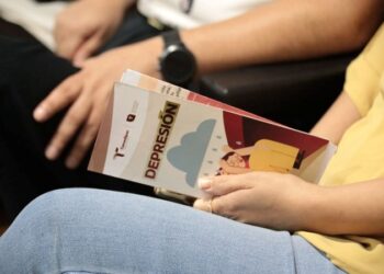 Dan Congreso de Tamaulipas conferencia para prevenir depresión entre su personal