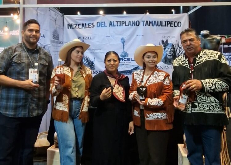 Destaca mezcal de Tamaulipas en el Encuentro Nacional de Mezcal Puebla 2025