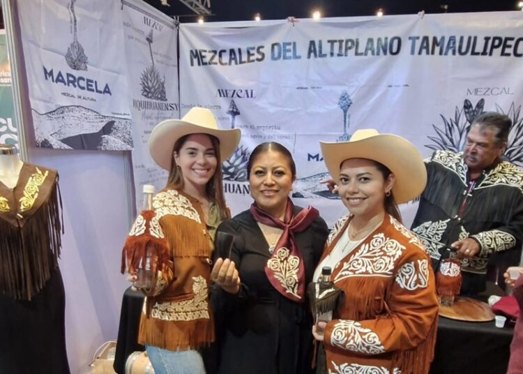 Destaca mezcal de Tamaulipas en el Encuentro Nacional de Mezcal Puebla 2025