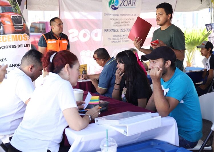 “Empleo en tu Colonia” acerca más de 400 vacantes a familias del poniente de NLD