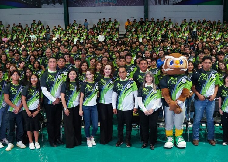 Encabeza Carmen Lilia el arranque del Ciclo Escolar del TEC de NLD