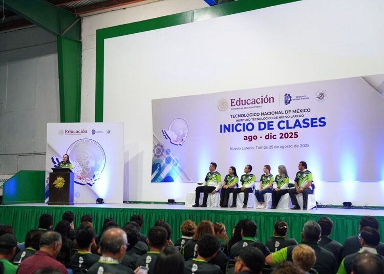 Encabeza Carmen Lilia el arranque del Ciclo Escolar del TEC de NLD