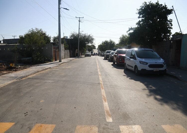 Entrega Carmen Lilia obras de pavimentación en la colonia 150 Aniversario