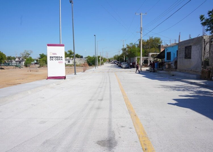 Entrega Carmen Lilia obras de pavimentación en la colonia 150 Aniversario