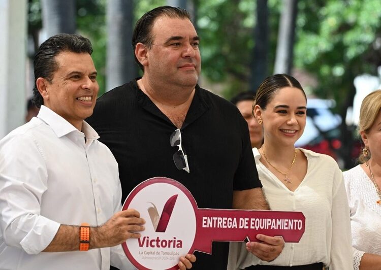 Entrega Lalo Gattás 23 unidades motrices a áreas prioritarias del municipio