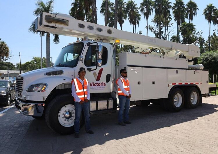 Entrega Lalo Gattás 23 unidades motrices a áreas prioritarias del municipio
