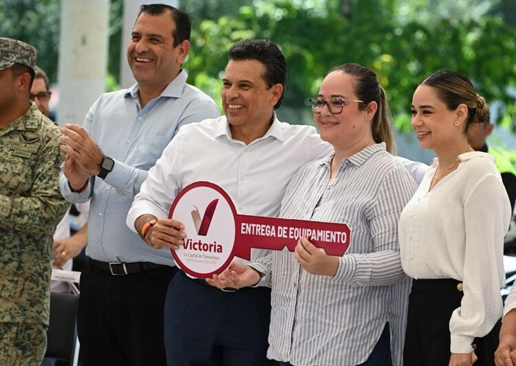 Entrega Lalo Gattás 23 unidades motrices a áreas prioritarias del municipio