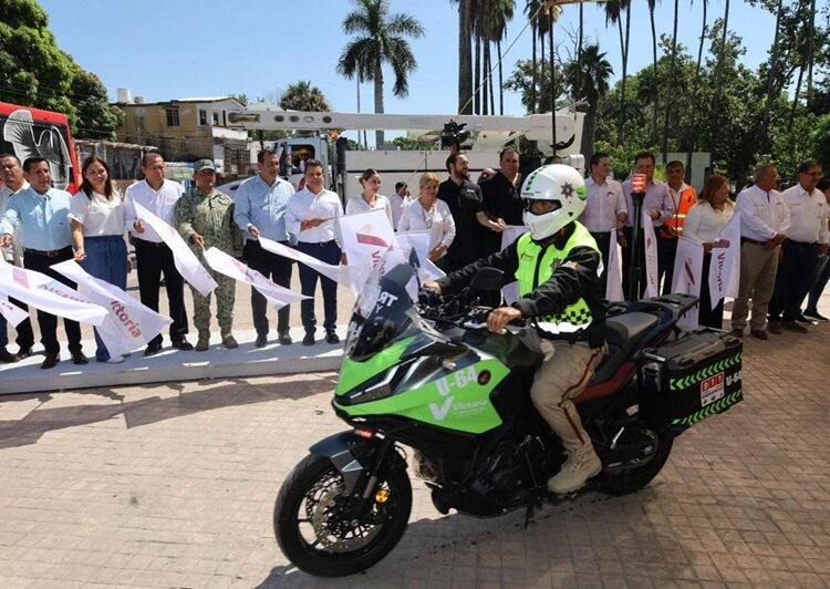 Entrega Lalo Gattás 23 unidades motrices a áreas prioritarias del municipio