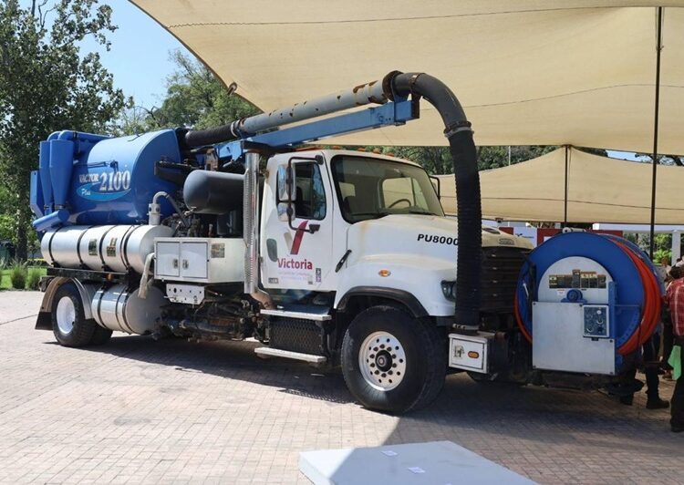 Entrega Lalo Gattás 23 unidades motrices a áreas prioritarias del municipio