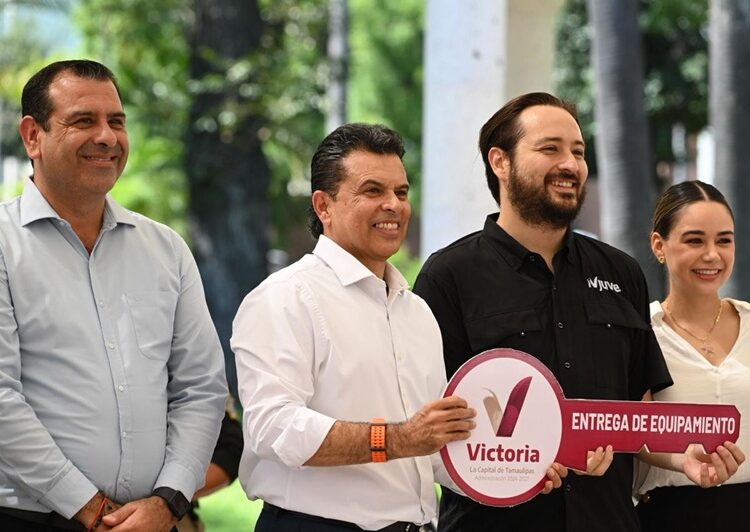 Entrega Lalo Gattás 23 unidades motrices a áreas prioritarias del municipio