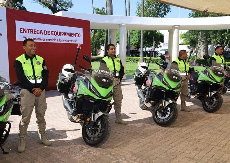 Entrega Lalo Gattás 23 unidades motrices a áreas prioritarias del municipio