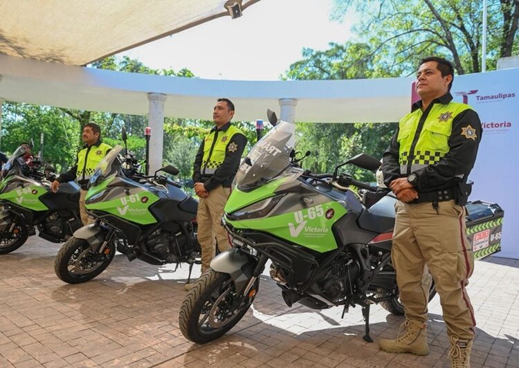 Entrega Lalo Gattás 23 unidades motrices a áreas prioritarias del municipio