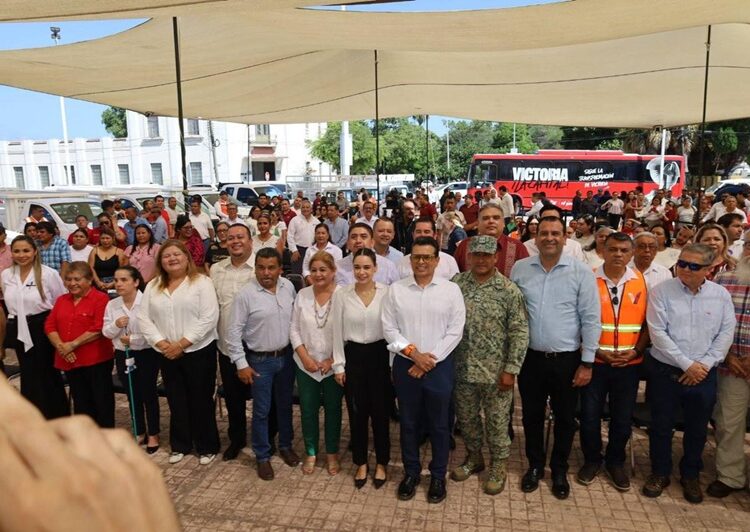 Entrega Lalo Gattás 23 unidades motrices a áreas prioritarias del municipio