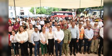 Entrega Lalo Gattás 23 unidades motrices a áreas prioritarias del municipio