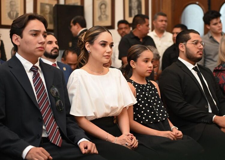 Entrega Lalo Gattás informe por escrito al Cabildo de Victoria