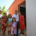 Entrega Lalo Gattás vivienda a familia de la Esfuerzo Popular