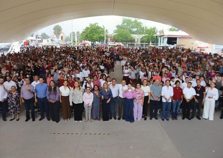Entregan Lalo y Lucy kits escolares del programa ‘Pasos por la Educación 2025’