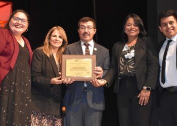 Entregan a la UAT nuevas certificaciones por su calidad educativa