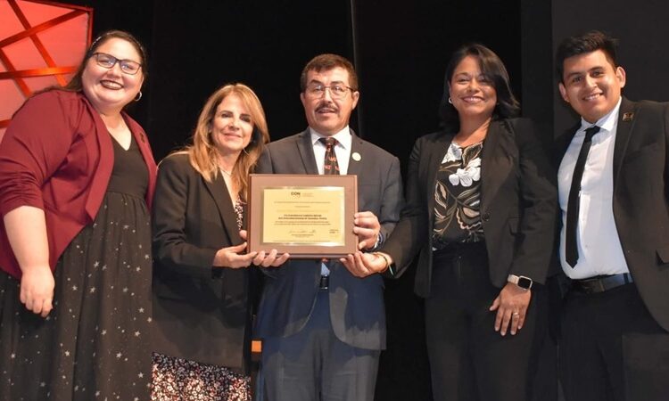 Entregan a la UAT nuevas certificaciones por su calidad educativa